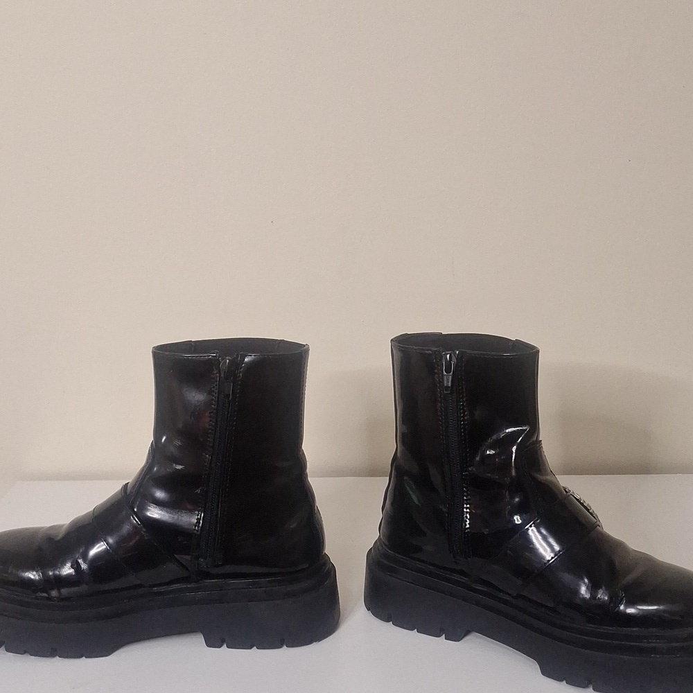 Zara Chunky Lug Sole Rhinestone Heart Buckle Chelsea Boots SZ 6 - Picture 4 of 13